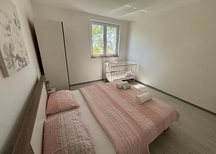 بيت للعطل Novosel *